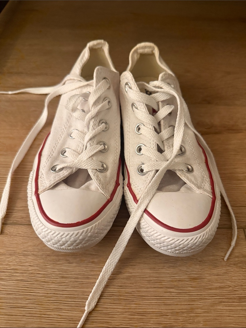 Classic White Canvas Low-Top Sneakers with Red Trim